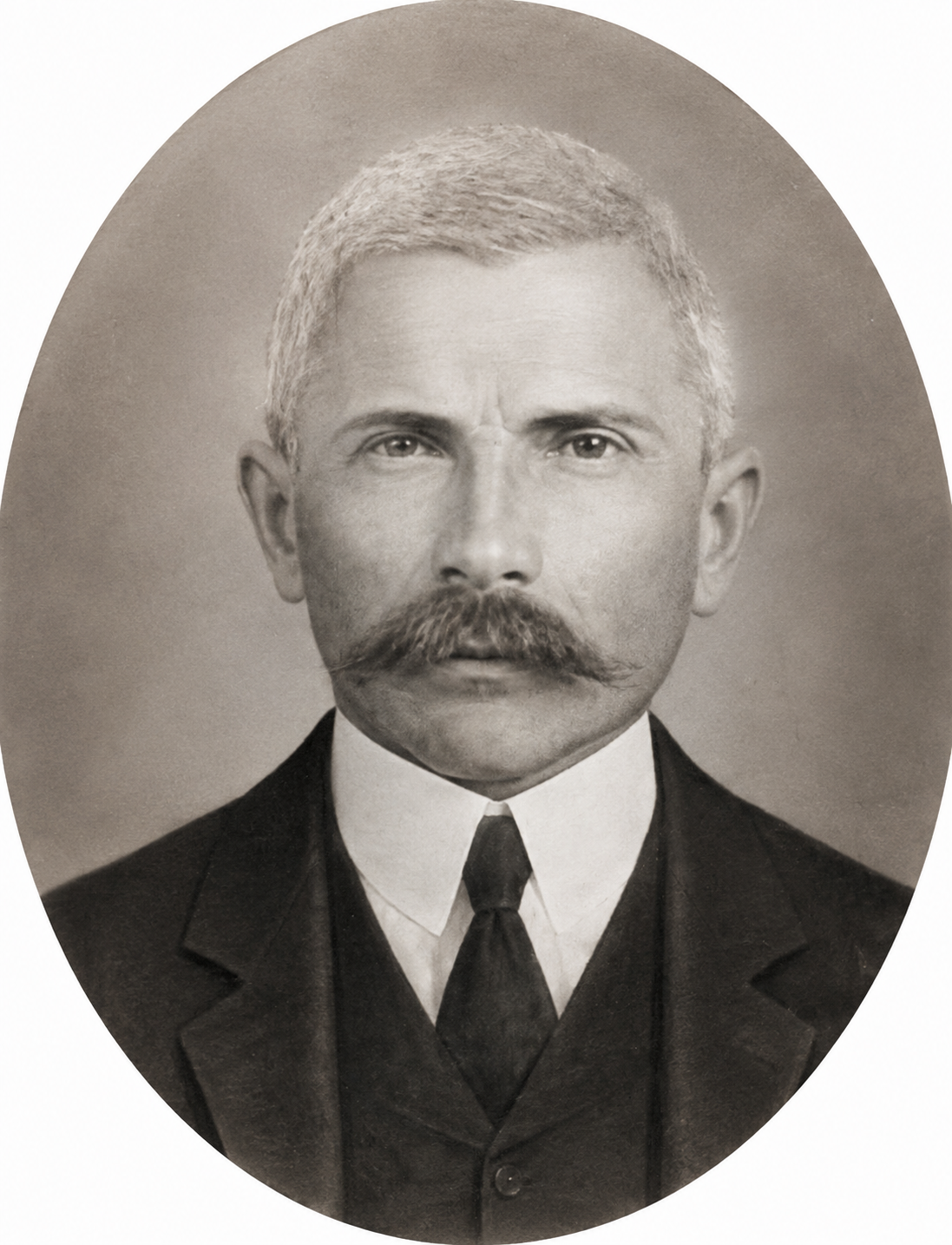 chatgpt_imagen_mariano_sisa_restaurada.png